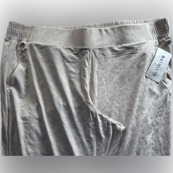 Athleta Brooklyn Textured Jogger - Picture 4 of 9